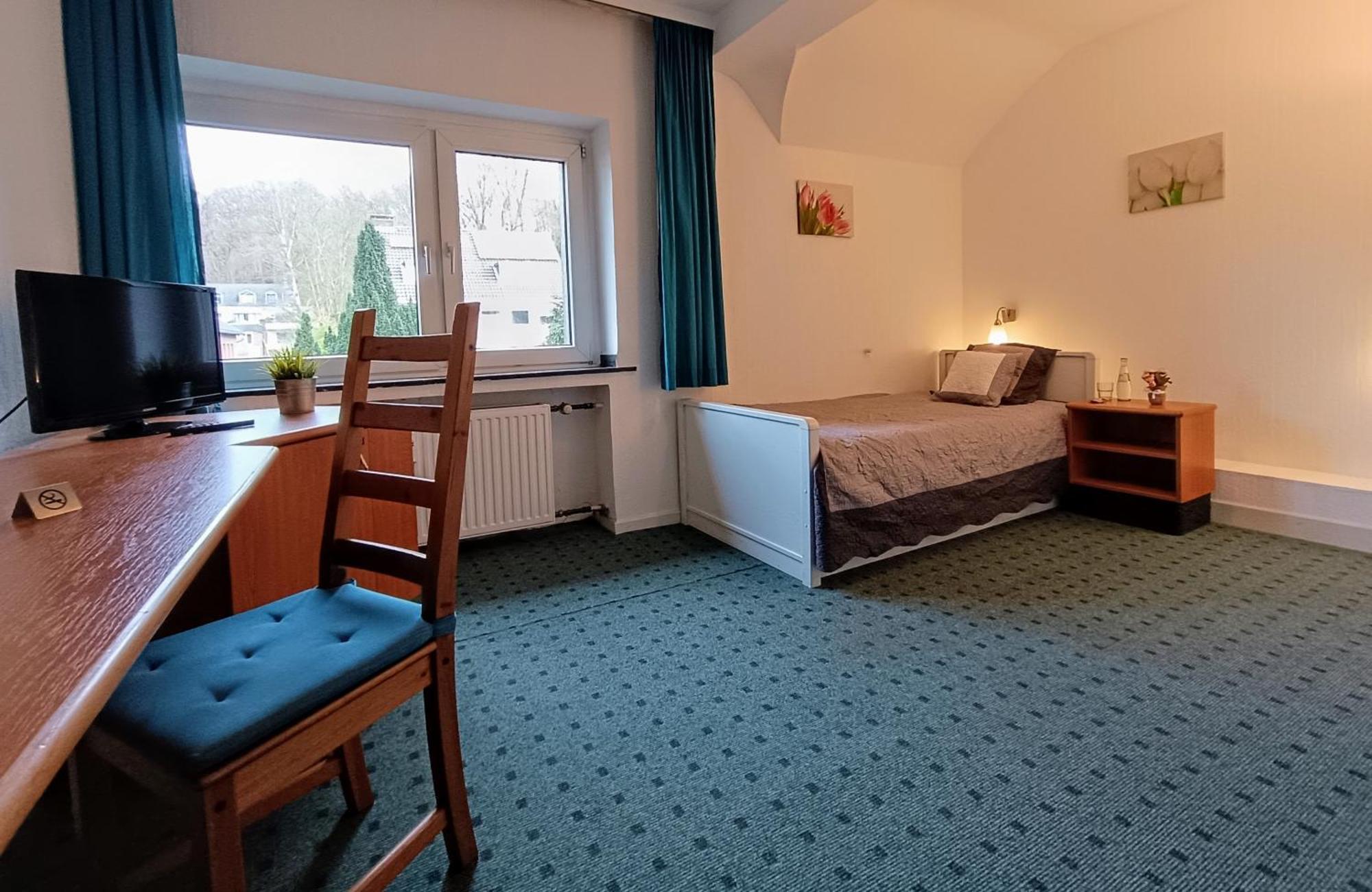 Waldhotel Unterbach 2*